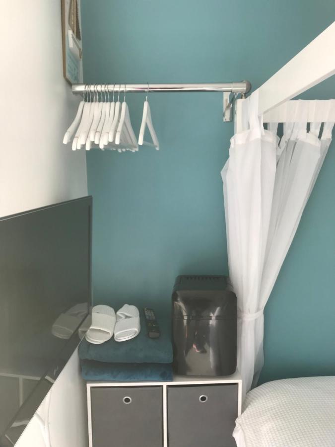 Number 40 - No Multiple Room Bookings Μπλάκπουλ Εξωτερικό φωτογραφία